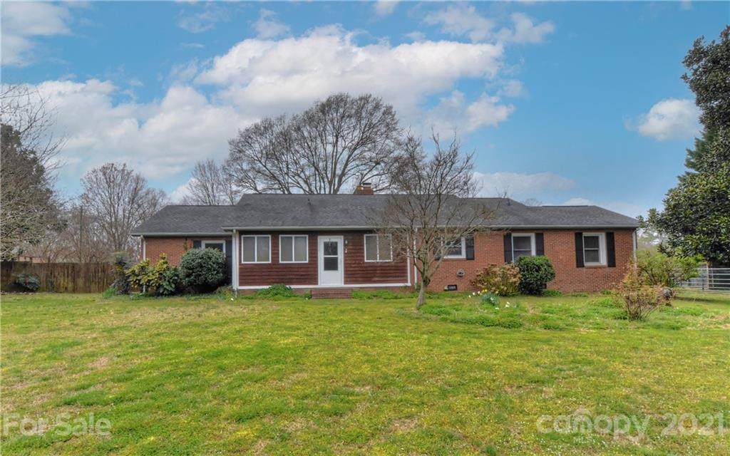 2009 Hickory Grove Road - Photo 1