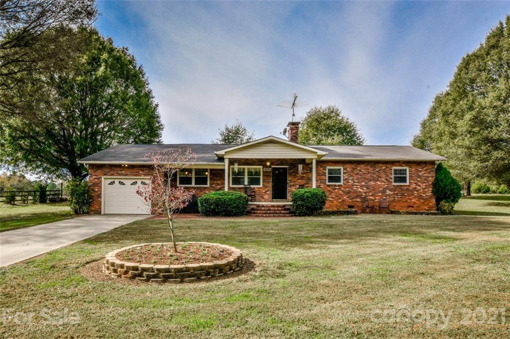 1575 Shinnville Road - Photo 1