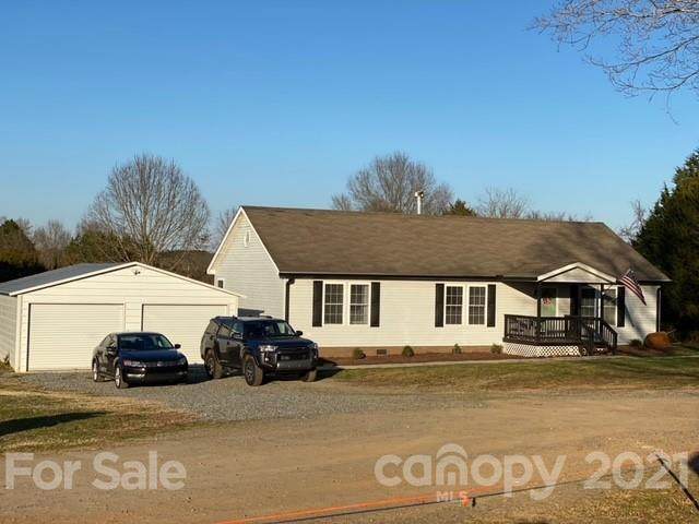 205 Moss Drive - Photo 1