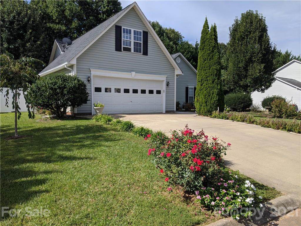 369 Glensprings Drive - Photo 1