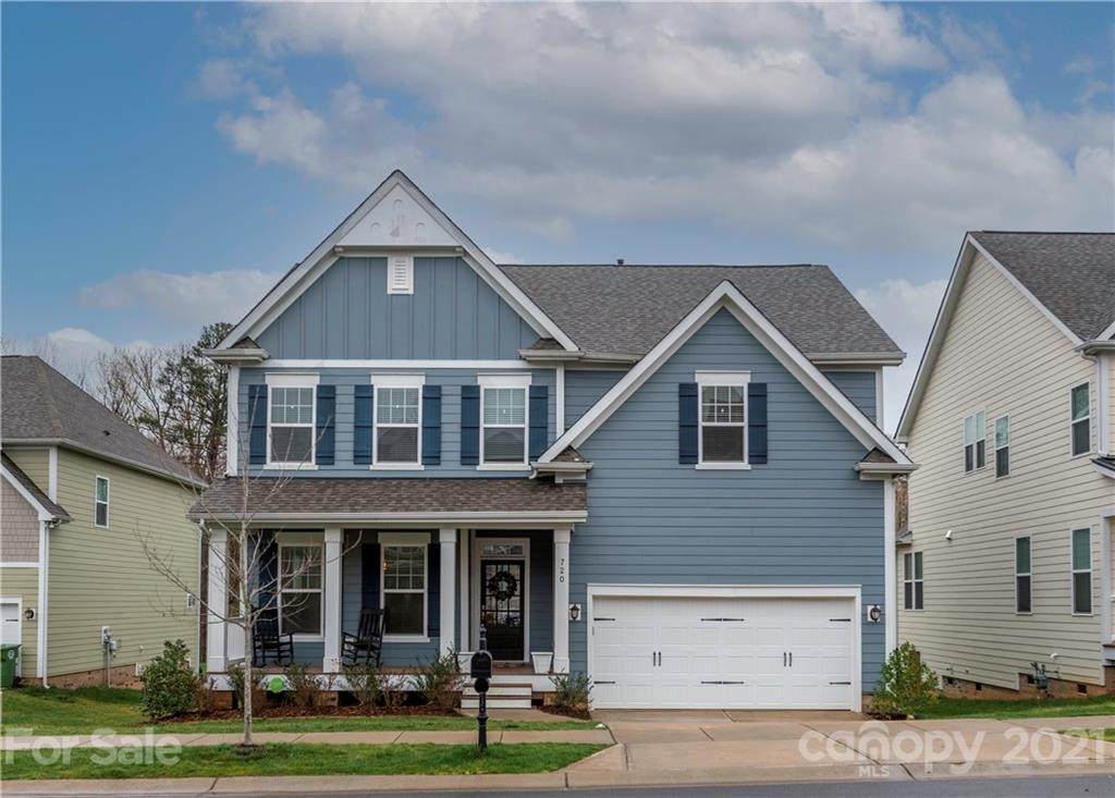 720 Lakeview Drive - Photo 1