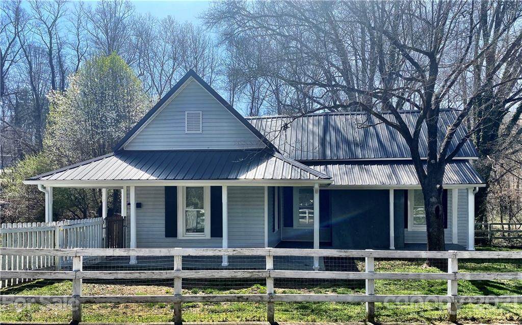 815 Old North Road - Photo 1