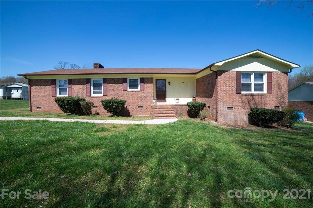 617 Lancer Court - Photo 1