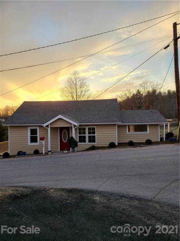 105 Hickory Lane - Photo 1