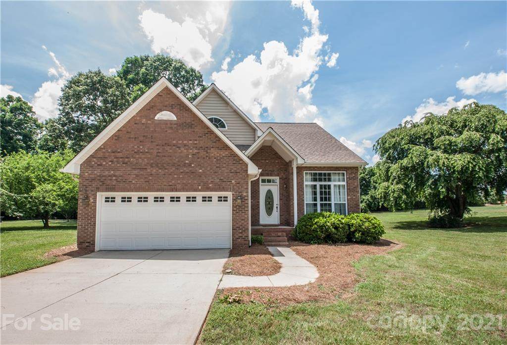 138 Verna Drive - Photo 1