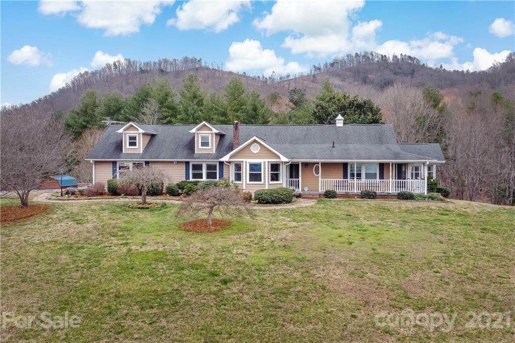 1112 Mountain Breeze Drive - Photo 1
