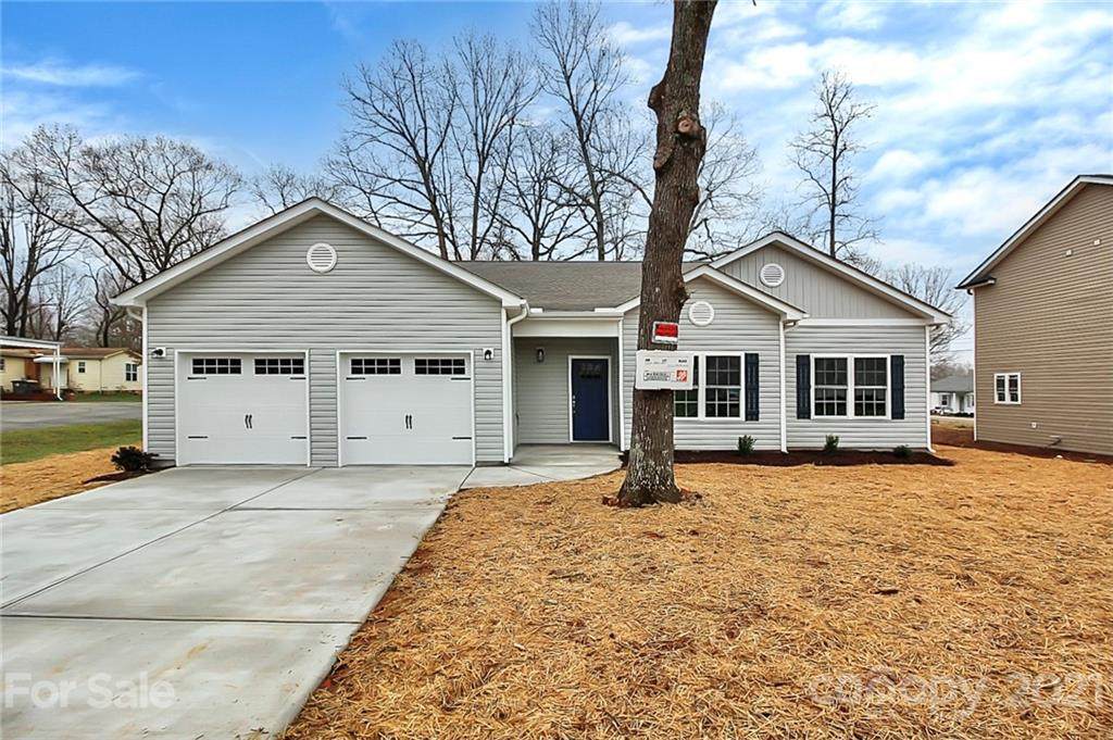 2540 Ashe Avenue - Photo 1