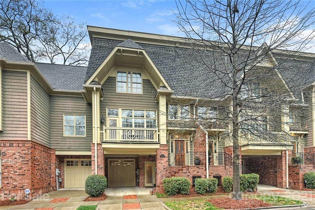1036 Oriole Street - Photo 1