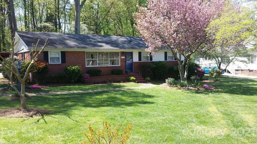 400 Groff Street - Photo 1