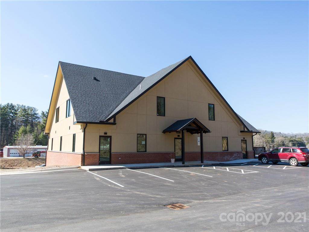 208 Charlotte Highway - Photo 1