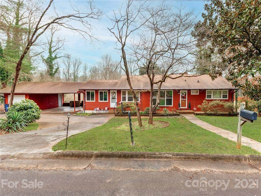 711 Oakwood Drive - Photo 1
