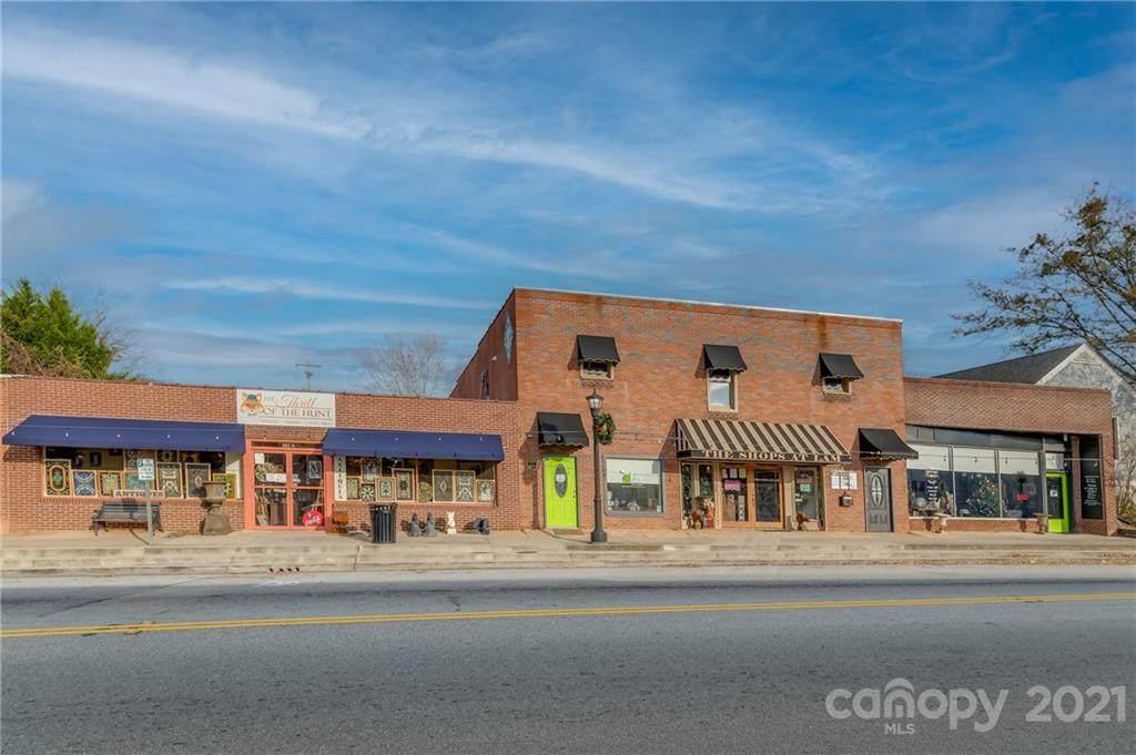 221 Rutherford Street - Photo 1