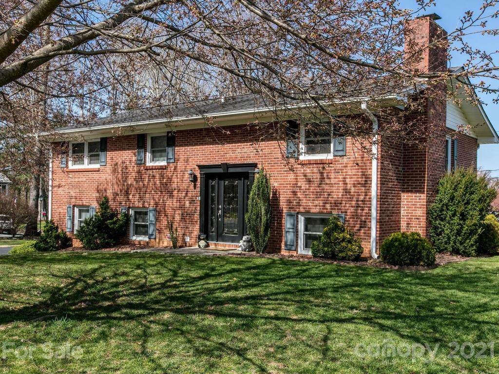 111 Tawn Drive - Photo 1