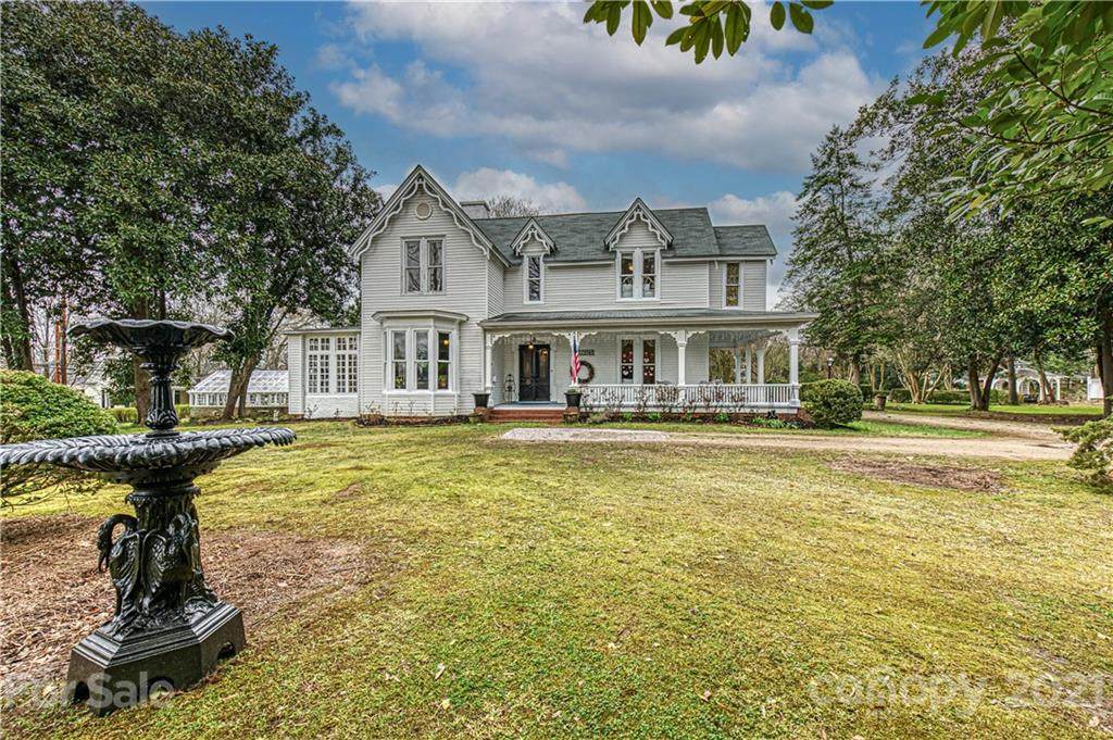 40 Franklin Avenue - Photo 1