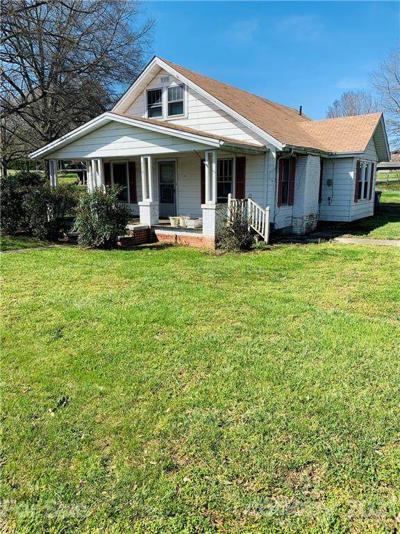 714 Main Avenue - Photo 1