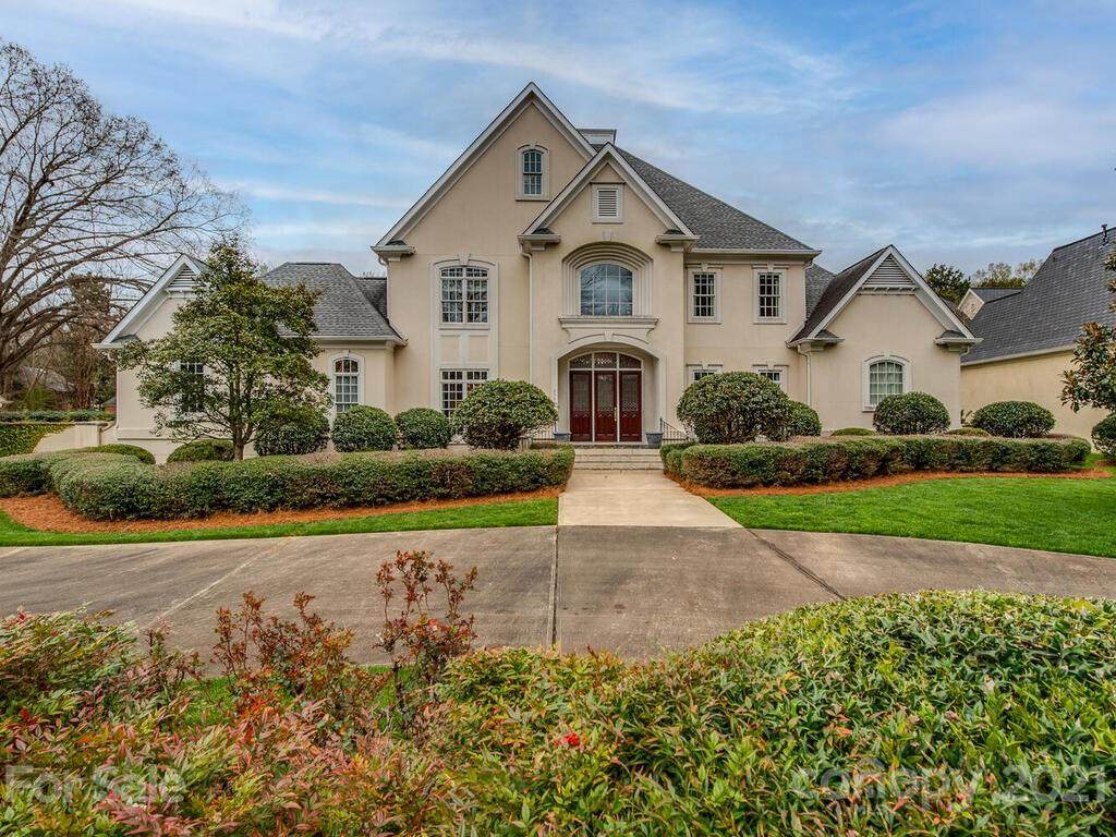 2509 Richardson Drive - Photo 1