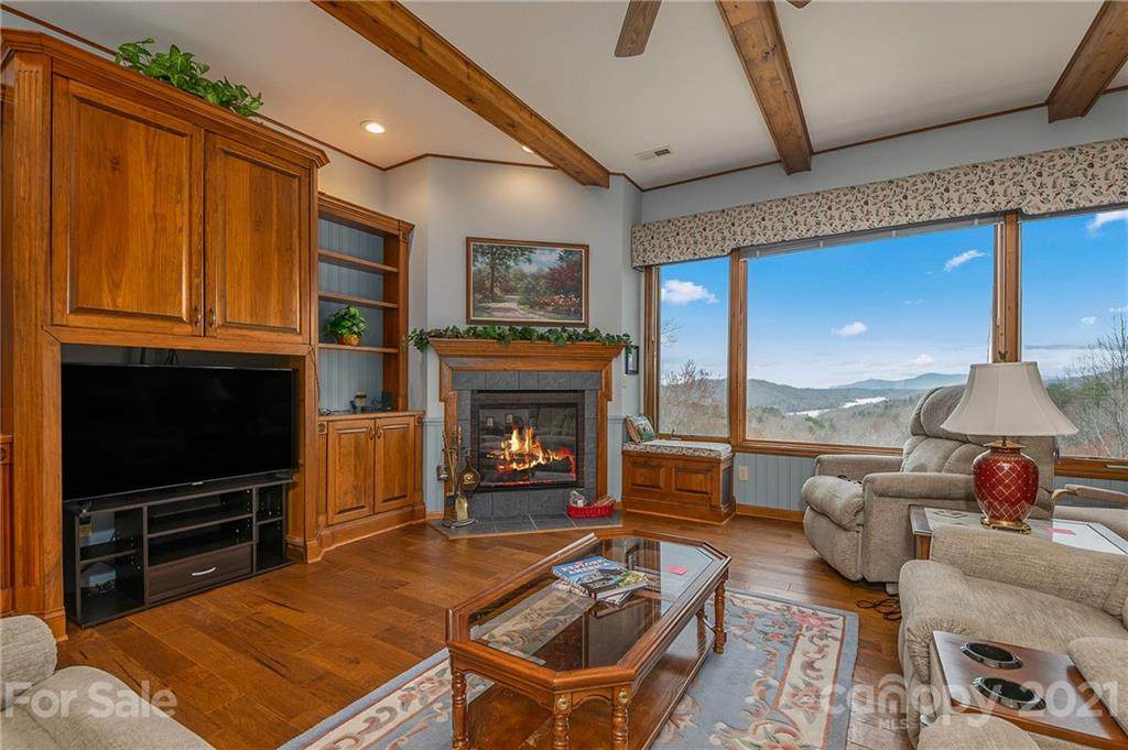 279 Deerfield Drive - Photo 1