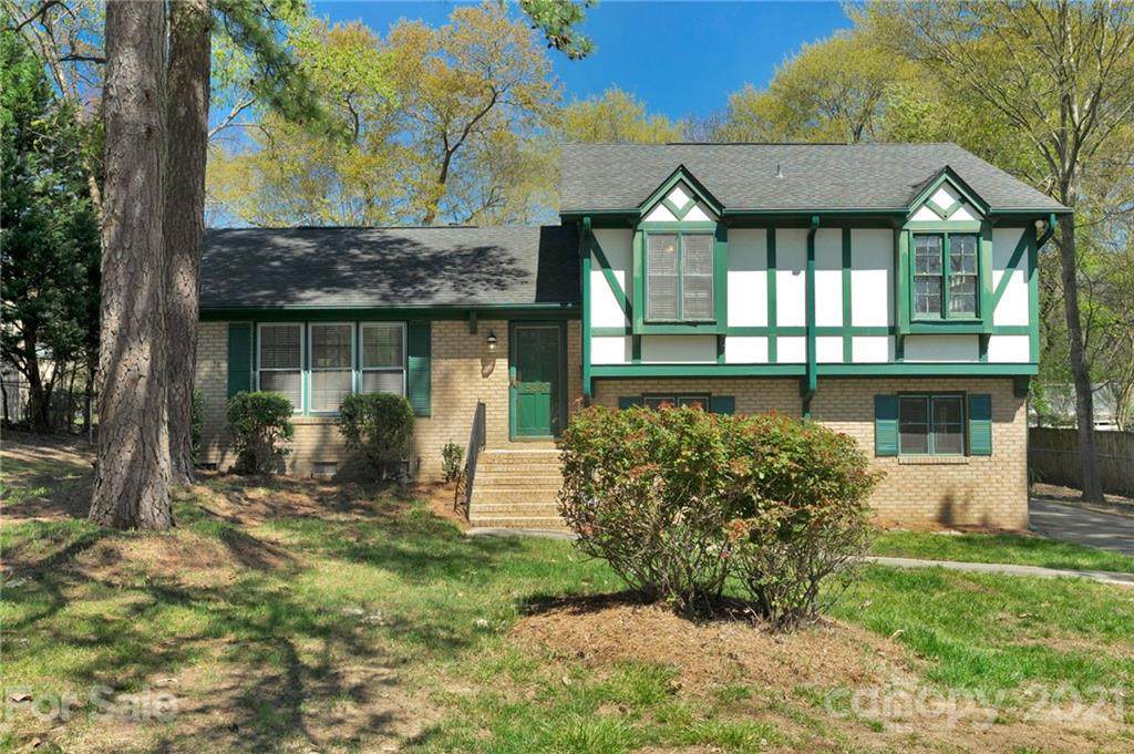 8320 Castlekeep Road - Photo 1