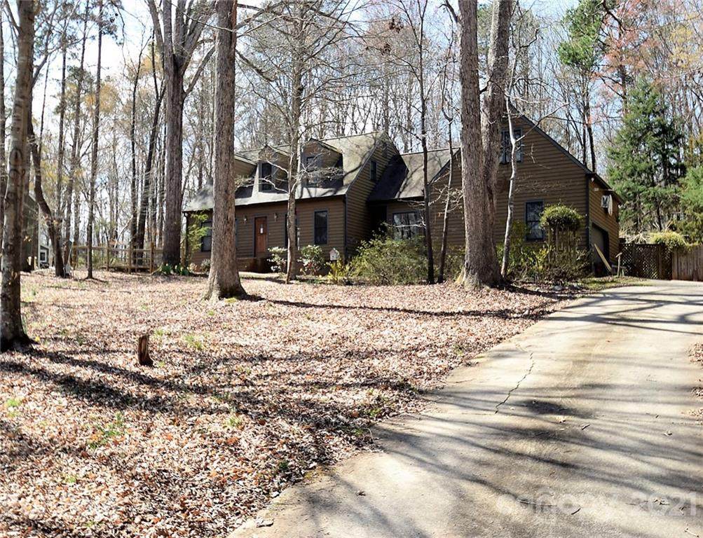 2151 Wedgewood Drive - Photo 1