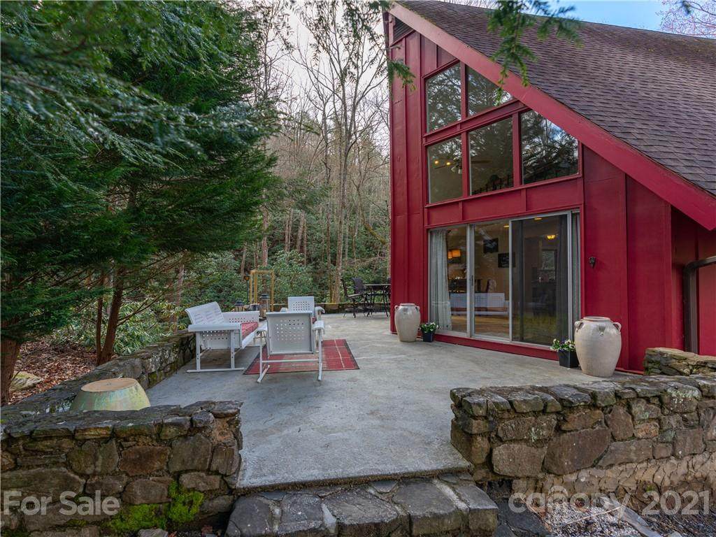 926 Holly Road - Photo 1