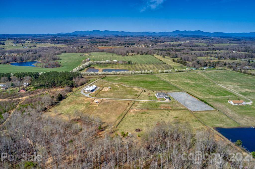 1481 Airport Road - Photo 1