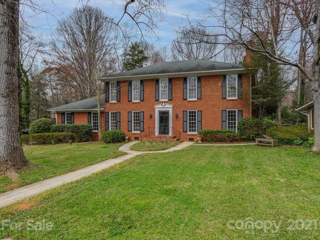 622 Robmont Road - Photo 1