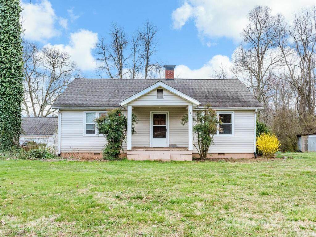 846 Sand Hill Road - Photo 1
