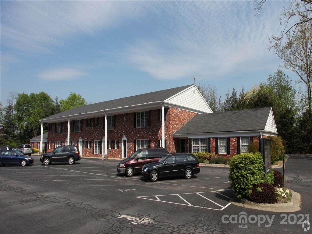5 Doctors Park Drive - Photo 1
