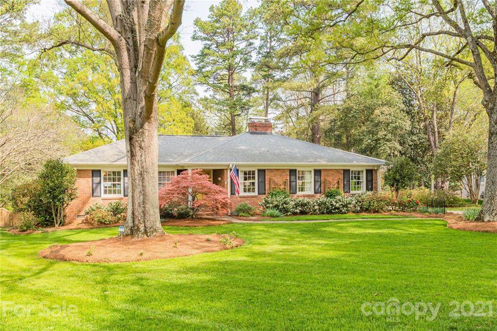 411 Nottingham Drive - Photo 1