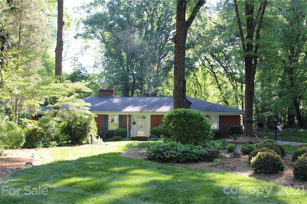 327 Shasta Lane - Photo 1