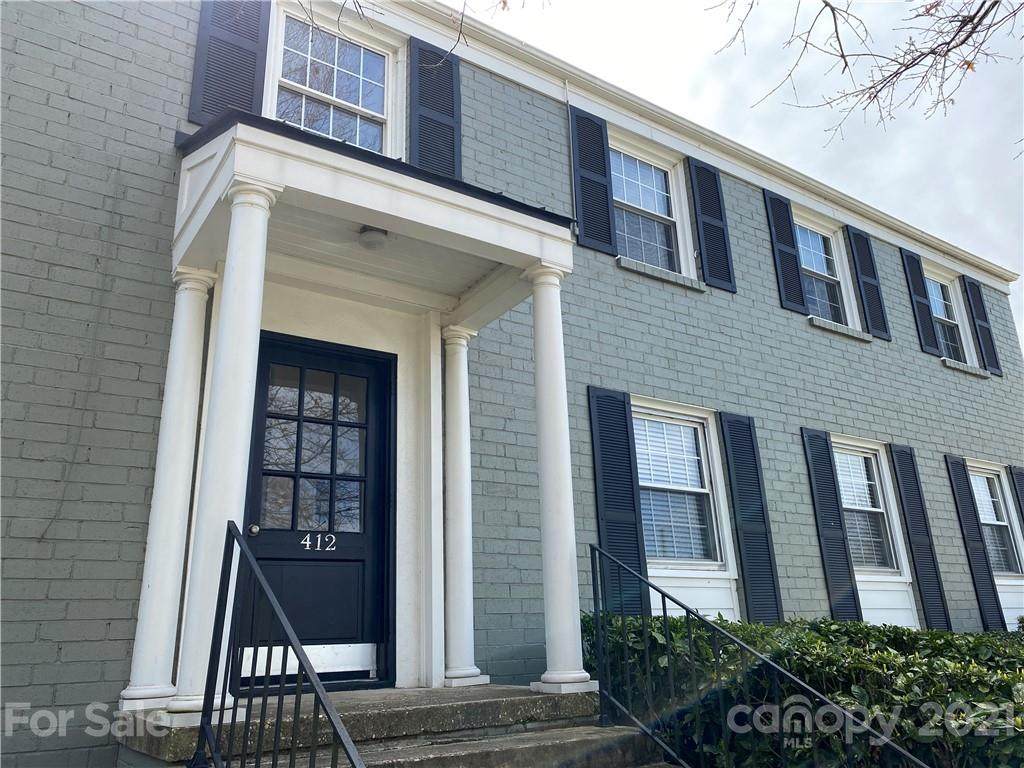 412 Wakefield Drive - Photo 1