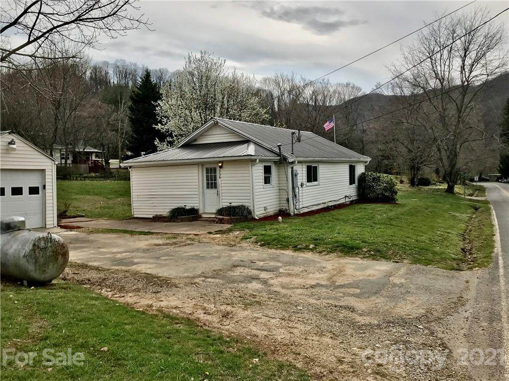 338 Valley View Circle - Photo 1
