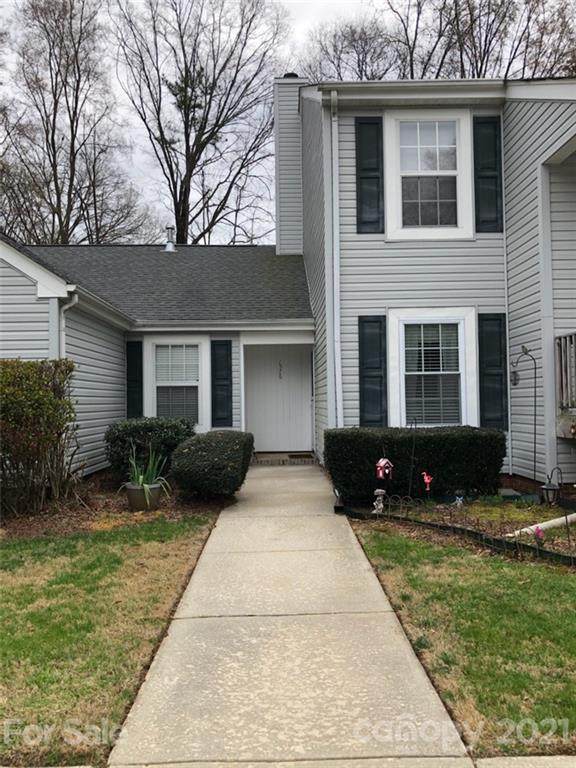 1576 Hunt Club Court - Photo 1