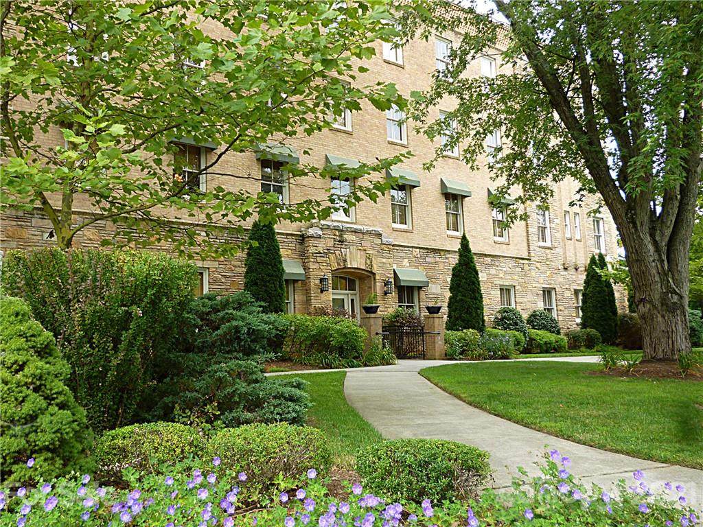 8 Village Lane - Photo 1