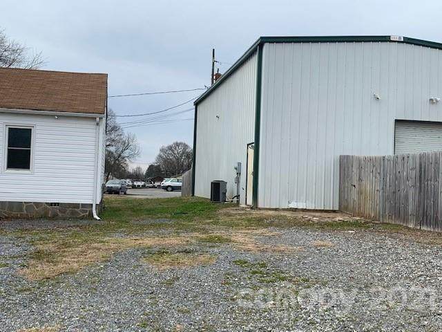 703 Davis Street - Photo 1