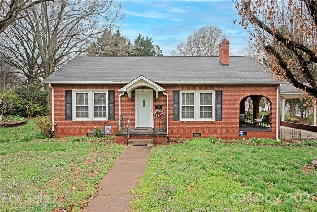 518 Main Avenue - Photo 1