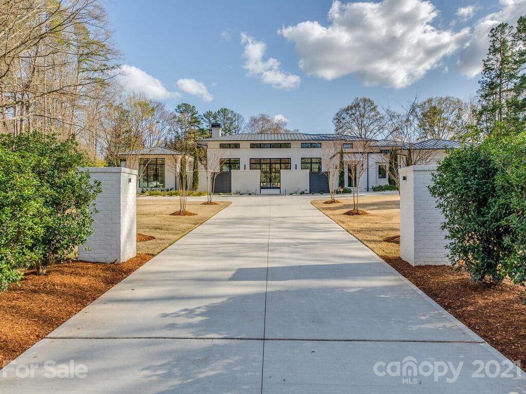2715 Loch Lane - Photo 1
