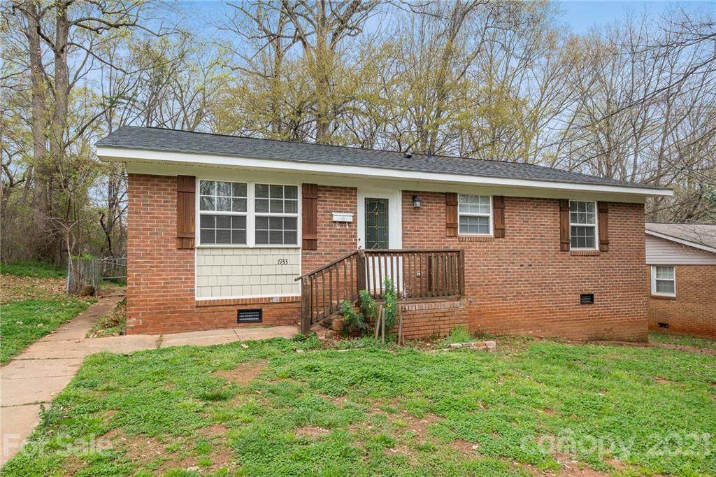 1933 Longleaf Drive - Photo 1