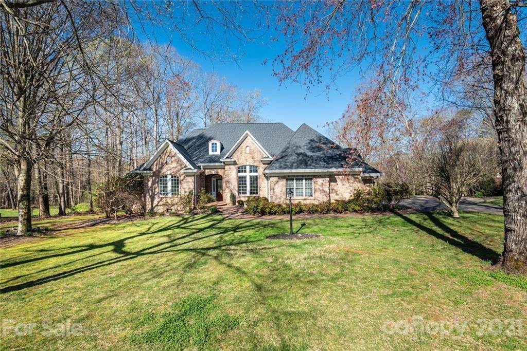198 Foxglove Drive - Photo 1