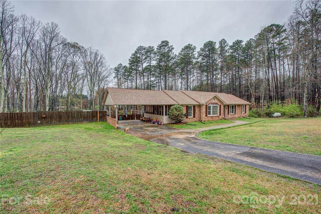2612 Sparrow Springs Road - Photo 1