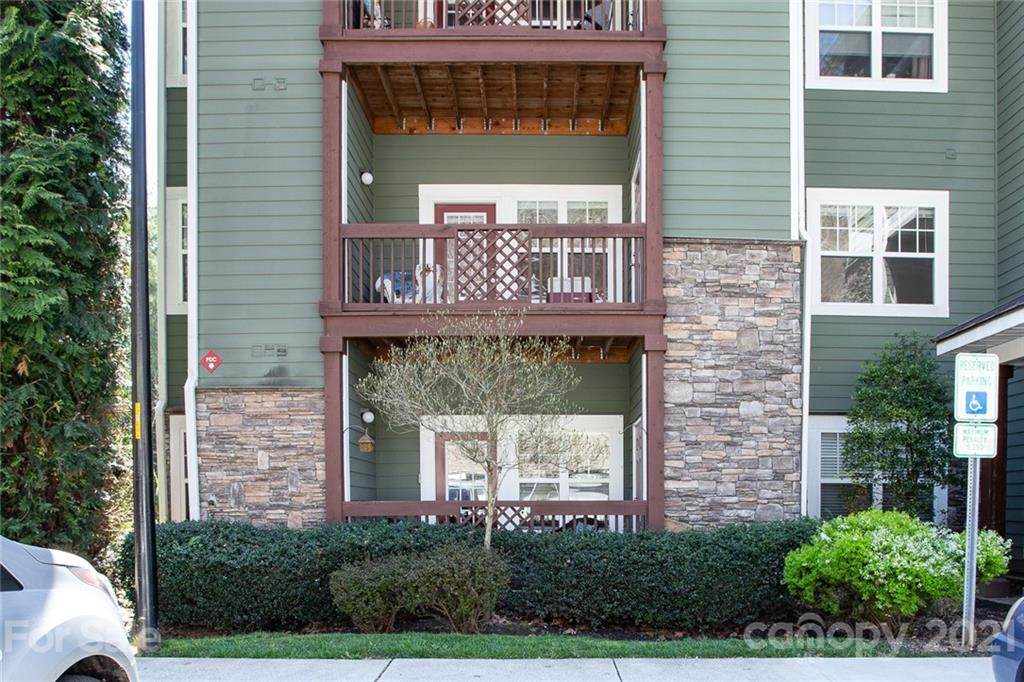 1000 Olde Eastwood Village Boulevard - Photo 1