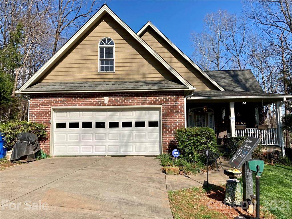 139 General Griffith Circle - Photo 1