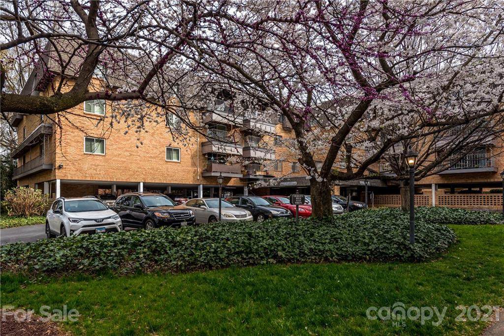 1323 Queens Road - Photo 1