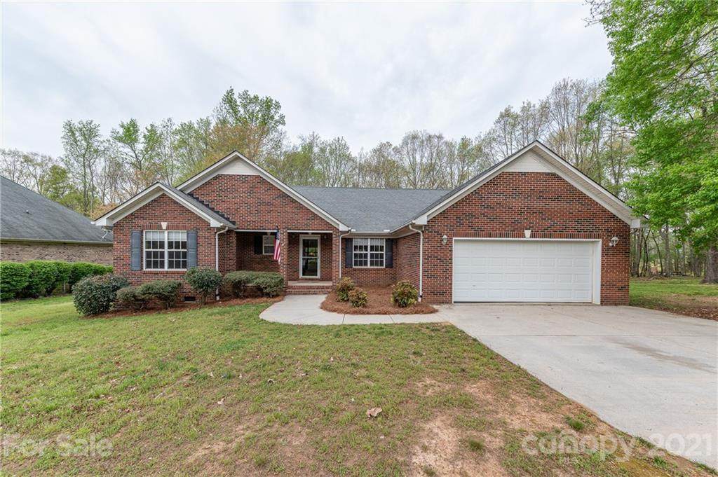2212 Courtyard Lane - Photo 1