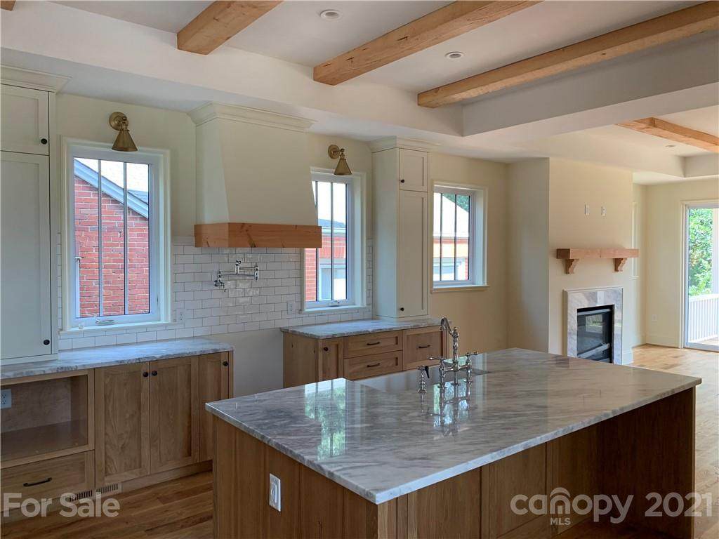 2644 Chesterfield Avenue - Photo 1