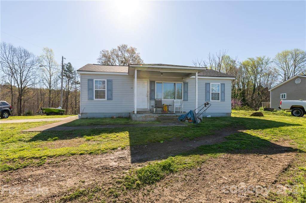 1043 Mountain Crest Drive - Photo 1