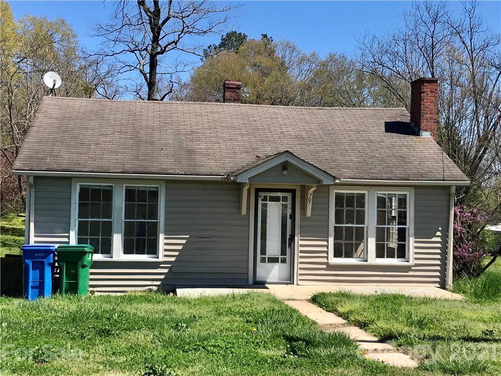 707 Arlington Avenue - Photo 1