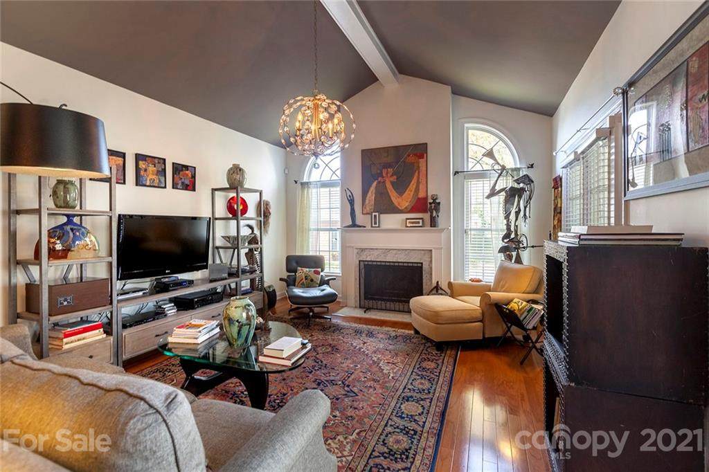 11402 Olde Turnbury Court - Photo 1