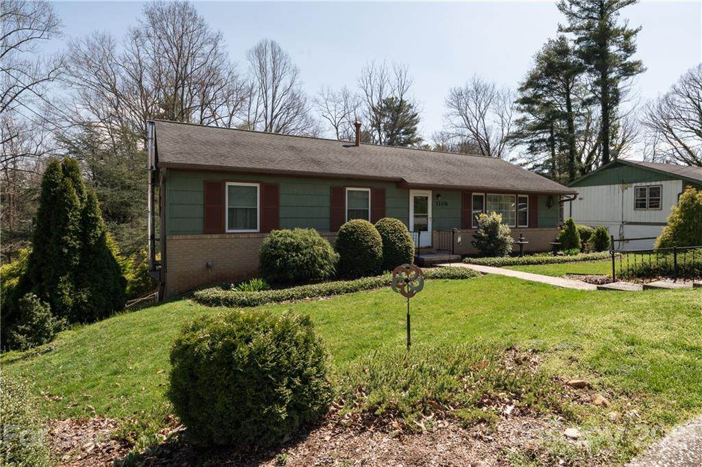 1106 Pinebrook Circle - Photo 1