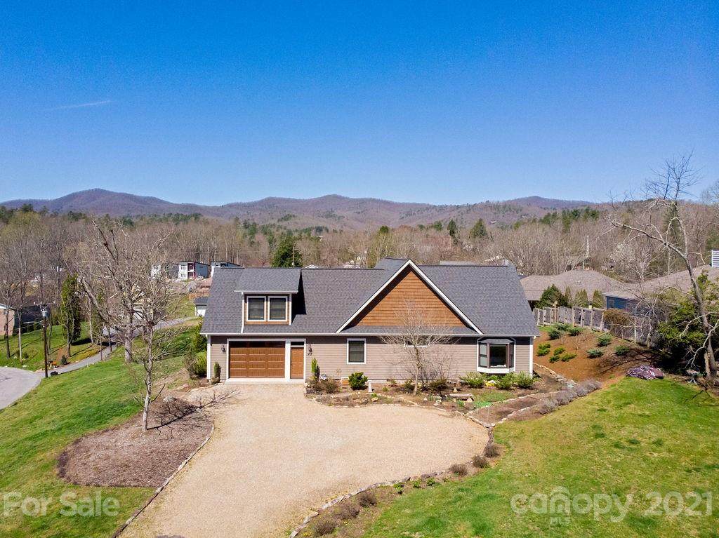 90 Oaklawn Avenue - Photo 1